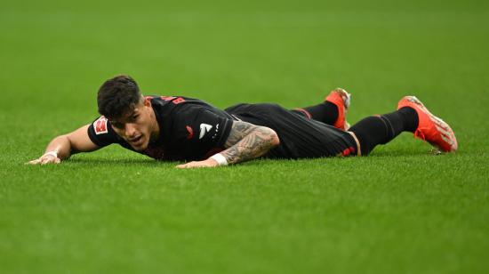 Piero Hincapié, durante el partido del Bayer Leverkusen ante el Hoffenheim, el 30 de marzo de 2024.