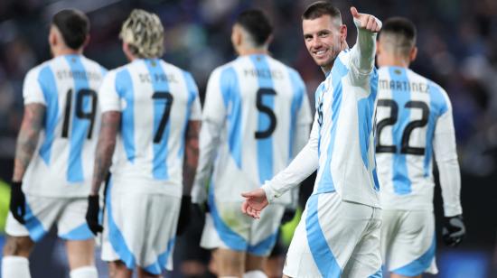 Giovani Lo Celso festeja un gol de Argentina ante El Salvador, en un partido amistoso, el 22 de marzo de 2024. 