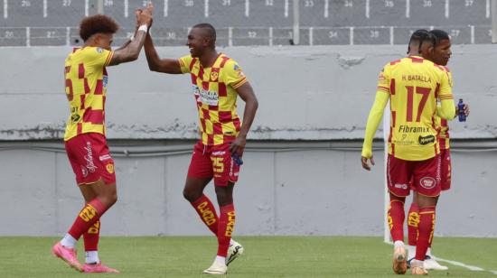 Renny Jaramillo celebra su gol en el partido entre Aucas y Cumbayá, por la Fecha 7 de LigaPro, este 6 de abril de 2024.