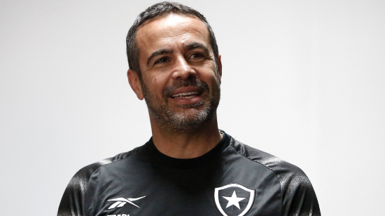 Artur Jorge es presentado como nuevo DT de Botafogo, el 5 de abril de 2024.