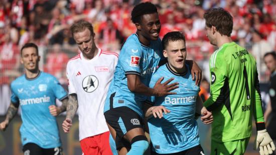 Florian Wirtz, del Bayer Leverkusen, celebra su gol durante el partido de la Bundesliga ante FC Union Berlin, el 6 de abril de 2024.