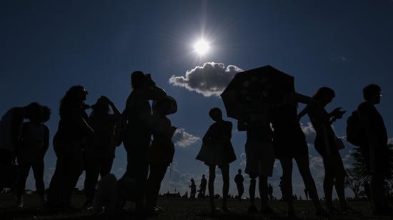 Imagen referencial de un eclipse solar en Brasilia, en 2023.