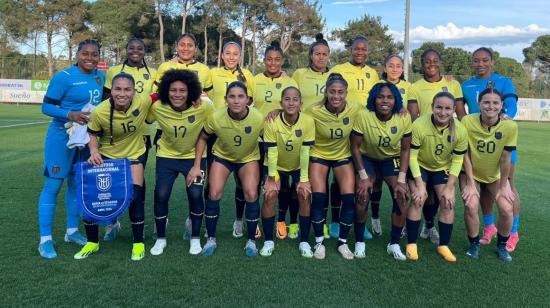 La selección femenina de Ecuador en el partido amistoso ante Rusia, 8 de abril de 2024.