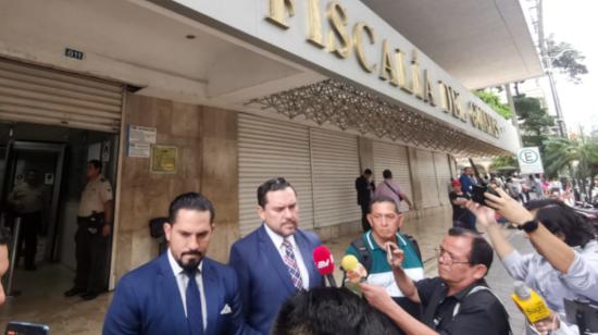 Francisco Mendoza, representante legal del alcalde de Guayaquil, Aquiles Alvarez,en la Fiscalía de Guayas, el 10 de abril de 2024. 