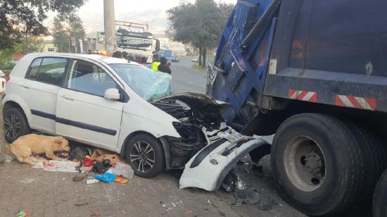 Un trabajador de Emaseo resultó herido tras un siniestro de tránsito en la avenida Simón Bolívar. 