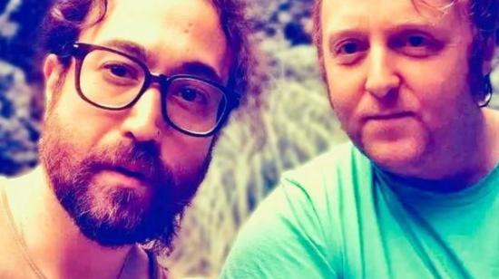 Sean Ono Lennon y James McCartney, hijos de los Beatles Jhon y Paul, coescribieron la canción 'Primorose Hill'.