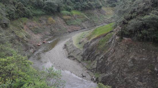 Embalse de Mazar, en Azuay, el 17 de abril de 2024.