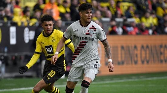 Piero Hincapié, durante el partido del Bayer Leverkusen ante el Borussia Dortmund, el 21 de abril de 2024.