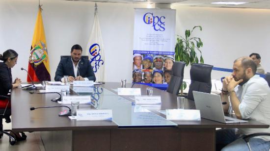 Integrantes del Cpccs en sesión plenaria el 24 de abril de 2024.