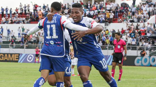 Jugadores de Imbabura SC, durante un partido de la LigaPro, el 18 de abril de 2024.