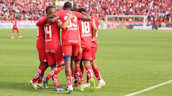 Jugadores de El Nacional, durante un partido de la LigaPro, el 6 de abril de 2024.