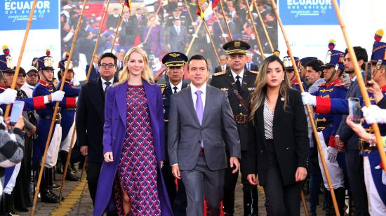 Imagen referencial del presidente Daniel Noboa, junto a la primera dama Lavinia Valbonesi, en la inauguración del proceso de la consulta popular, el 21 de abril de 2024.