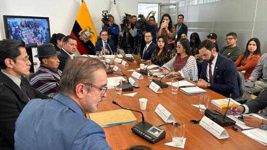 El debate por las sanciones a los 'camisetazos' tensó el debate en la Comisión de Justicia, Quito, el 1 de mayo de 2024.