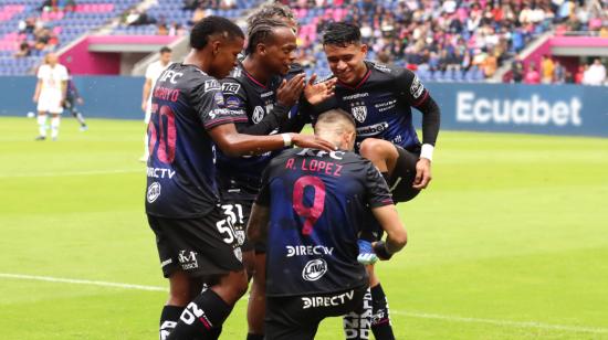 Jugadores de Independiente del Valle, durante un partido de LigaPro, el 18 de abril de 2024.