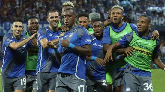 Jugadores de Emelec, durante un partido por LigaPro, el 28 de abril de 2024.