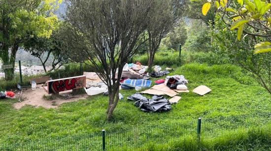 Deterioro en el parque del Mirador de Guápulo, en 2023 en Quito.