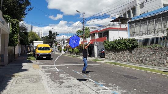 Volar cometa es una tradición del verano en Quito