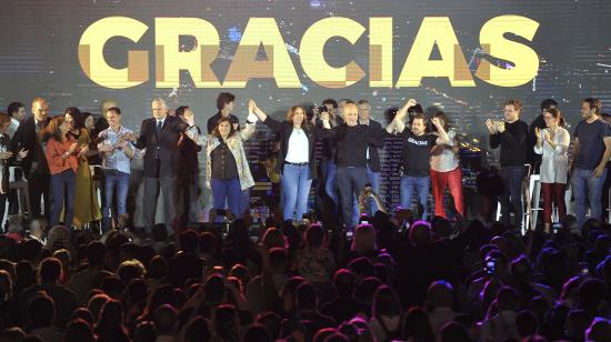 Miembros Juntos por el Cambio festejan haber ganado las elecciones legislativas en los principales distritos del país, en Buenos Aires (Argentina). 14/11/2021