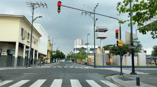 Poco movimiento se pudo observar en el centro de Guayaquil por el alto número de contagios por Covid-19. 16 de enero de 2022.