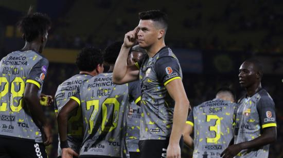 Carlos Rodríguez celebra su gol en el partido de Barcelona ante Técnico Universitario, el 1 de octubre de 2023.