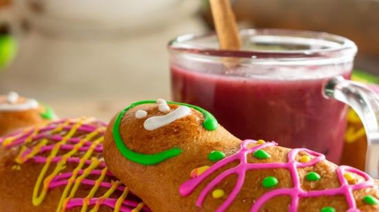 img difuntos colada morada y guaguas de pan