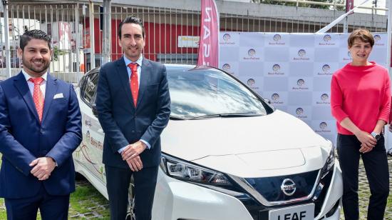 Nissan-Leaf