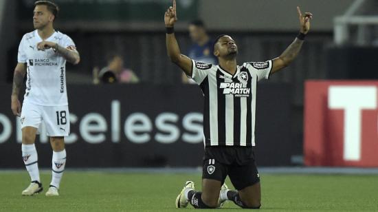 Junior Santos festeja el gol para la victoria de Botafogo ante Liga de Quito, por la Copa Libertadores, el 8 de mayo de 2024.