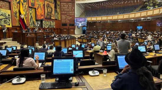 La Asamblea sumo 101 votos para ratificarse en los textos vetados por el presidente Daniel Noboa.