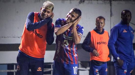 Jugadores de Deportivo Quito celebrando un gol ante Real Puerto Quito, 8 de mayo de 2024.