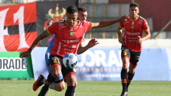 Jugadores de Deportivo Cuenca, durante un partido por la LigaPro, el 20 de marzo de 2024.