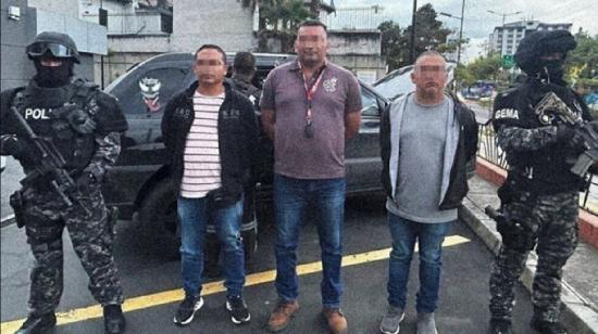 Militares detenidos en Quito el 29 de febrero de 2024.