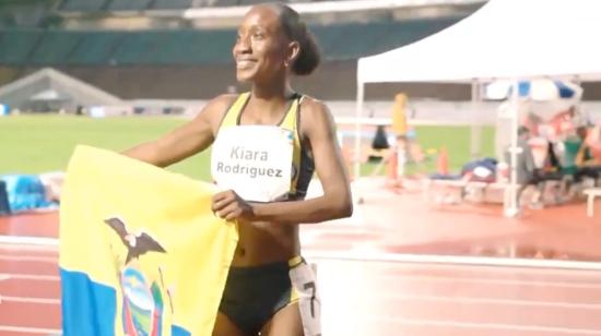 Kiara Rodríguez con la bandera del Ecuador en el Mundial de Paratletismo, 19 de mayo de 2024.