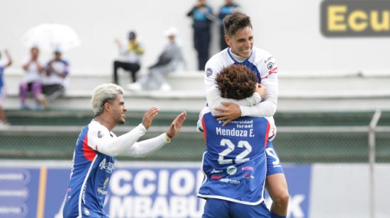 Los jugadores del Imbabura festejan un gol ante Libertad, el sábado 11 de mayo de 2024, por la Fecha 12 de la LigaPro.