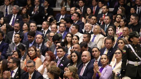 Asambleístas de las bancadas de ADN, Construye, Partido Social Cristiano y algunos independientes llegaron a la Asamblea para escuchar a Daniel Noboa.