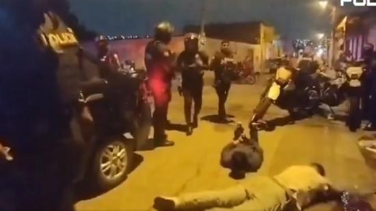 La Policía detuvo a tres sujetos, dos de ellos menores de edad, por el secuestro de un taxista informal, en Guayaquil.