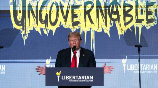 El expresidente Donald Trump, habla durante la convención del Partido Libertario,en Washington, el 25 de mayo de 2024.