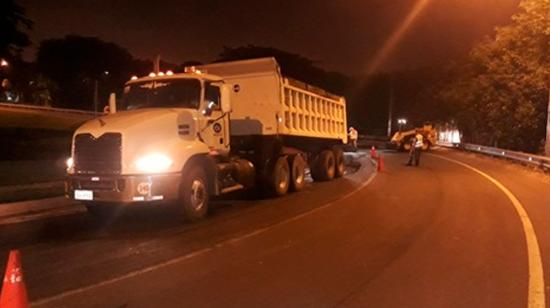 Trabajos viales en el Puente de la Unidad Nacional, en Guayas.