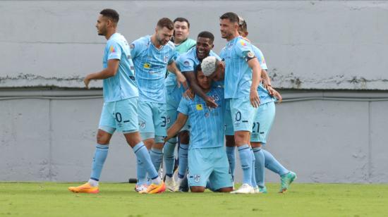 Jugadores de Universidad Católica, durante un partido, el 19 de mayo de 2024.