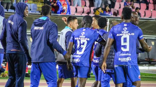 Los jugadores del Deportivo Quito celebran un gol ante Rumiñahui por la Segunda Categoría de Pichincha, el 25 de mayo.