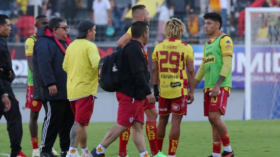 Jugadores de Aucas, durante un partido de LigaPro, el 19 de mayo de 2024.