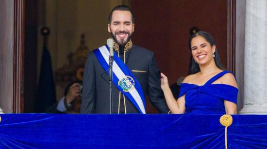 Nayib Bukele, presidente de El Salvador, y su esposa  Gabriela Rodríguez.