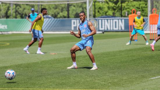 Carlos Gruezo en un entrenamiento con Ecuador, 1 de junio de 2024.