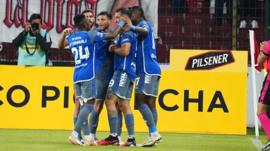 Jugadores de Emelec celebrando su gol ante Liga de Quito, 11 de mayo de 2024.