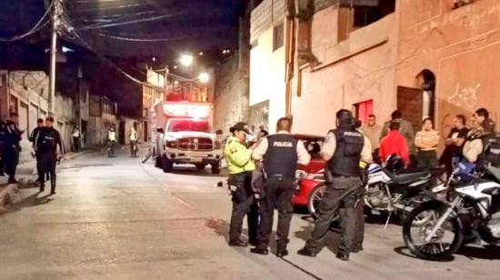 Operativo en Los Dos Puentes, en Quito, por ataque a un policía.
