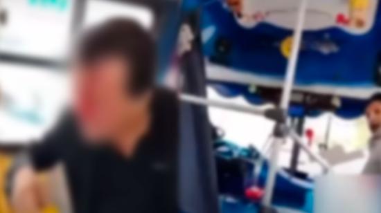 Imagen de pasajero que fue agredido en bus de Quito.