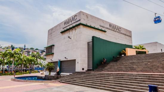 Vista frontal del museo MAAC, en el malecón Simón Bolívar, centro de Guayaquil. 