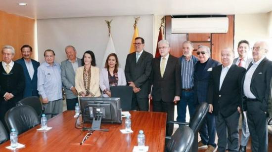 Las acciones para recuperar el Hotel Quito fueron analizadas por la Comisión Anticorrupción y el presidente del Consejo Directivo del IESS, Eduardo Peña.
