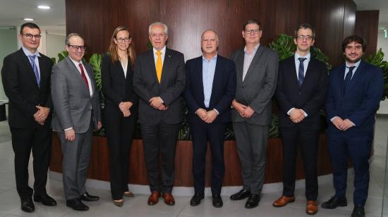 Directores del Banco Mundial junto al presidente de la Corporación Financiera Nacional (CFN), en Quito, mayo de 2024.