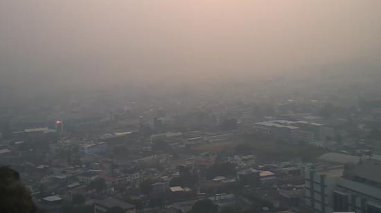 Vista panorámica de Guayaquil en dirección al cerro del Carmen, centro de la ciudad, 7 de junio de 2024.