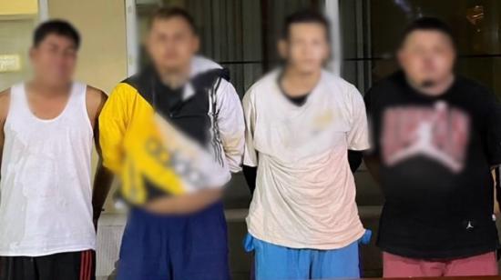 Cuatro sospechosos fueron detenidos en Piñas, tras una persecución policial.